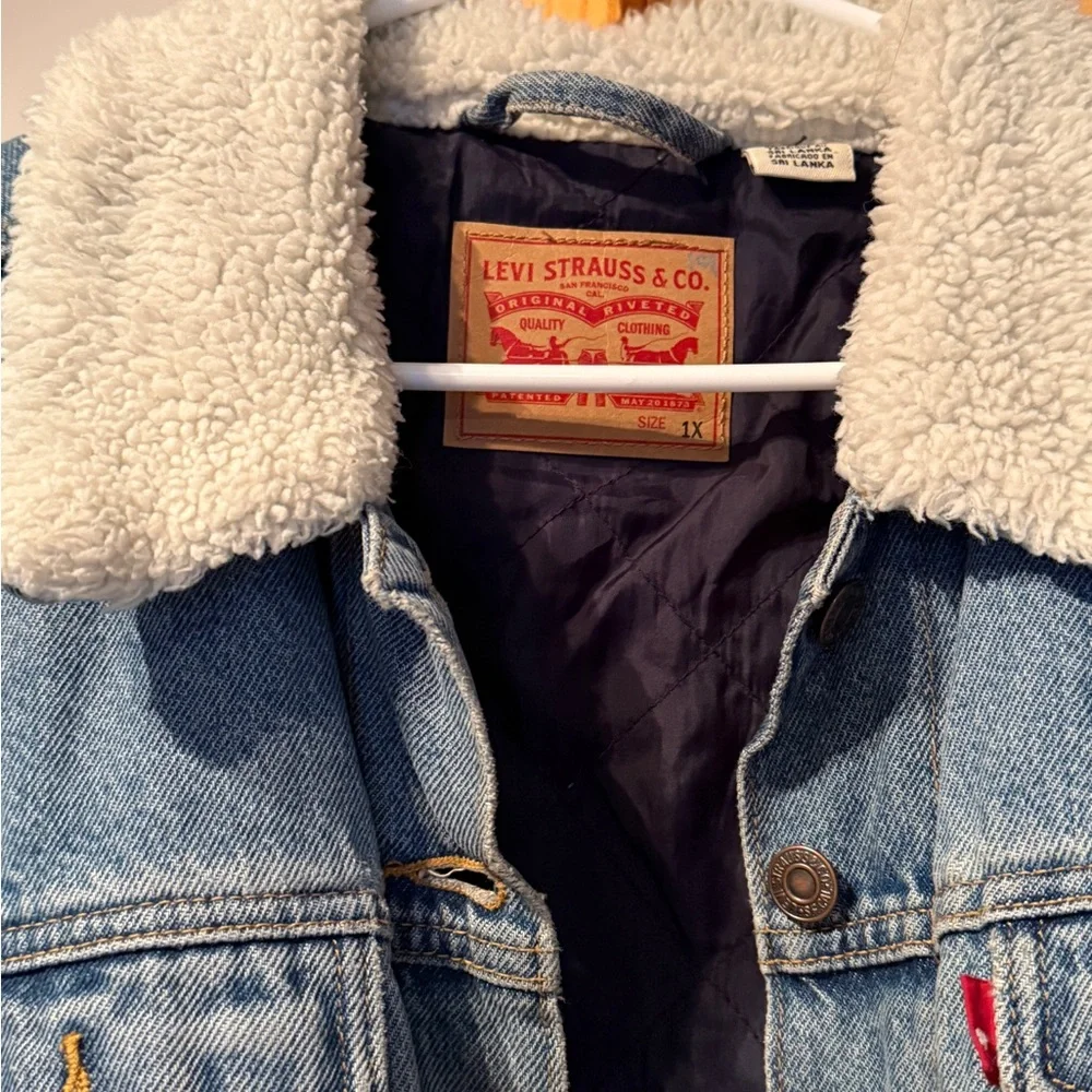 Levi's Light Blue Denim Jacket with Sherpa Trim - Picture 2 of 4
